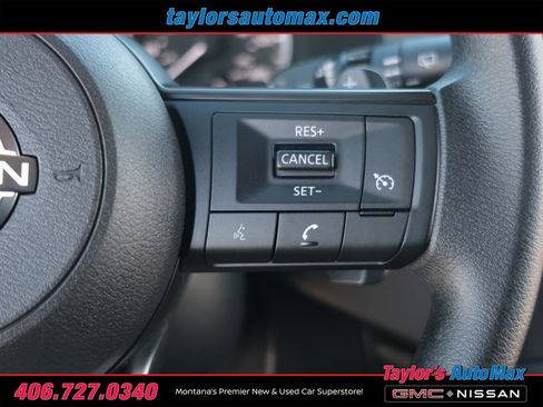 Used 2024 Nissan Pathfinder S image 22