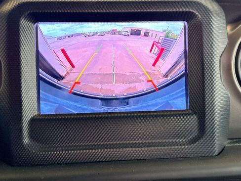 Used 2018 Jeep Wrangler Unlimited Sport S image 16