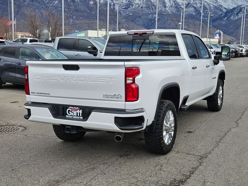Used 2023 Chevrolet Silverado 2500 High Country image 3