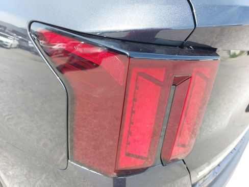 New 2026 Kia Sorento LX FWD image 32