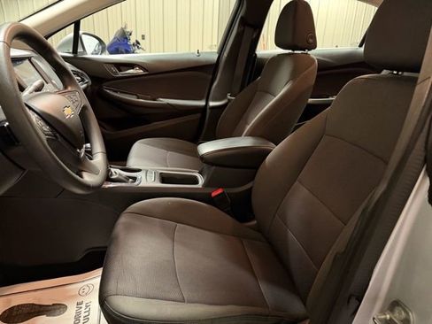 Used 2018 Chevrolet Cruze LT image 11