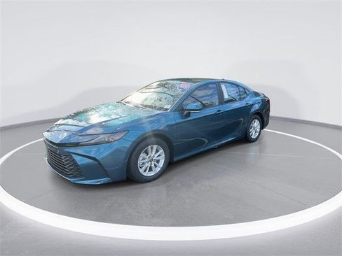 Used 2025 Toyota Camry LE w/ Convenience Package FWD image 3