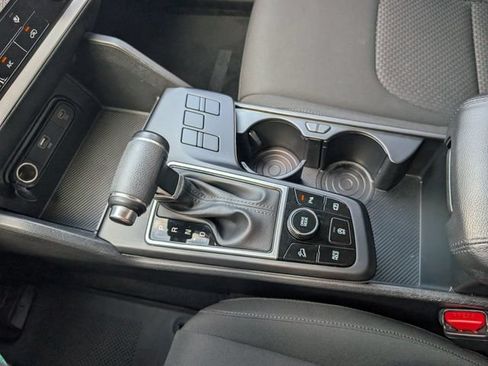Used 2024 Kia Sportage LX FWD image 18