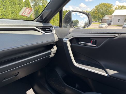 Used 2019 Toyota RAV4 XSE w/ Carpet Mat Package AWD/4WD image 23