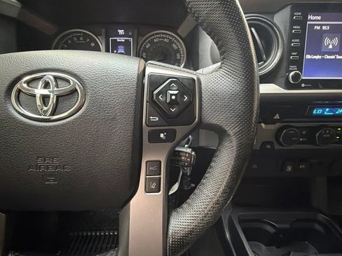 Used 2021 Toyota Tacoma SR5 RWD image 17