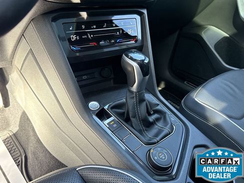 Used 2022 Volkswagen Tiguan SEL R-Line image 22