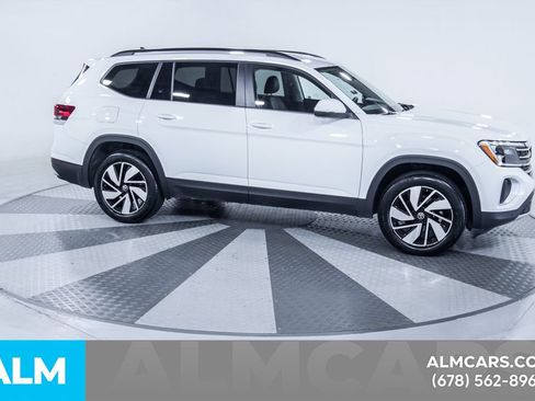 Used 2025 Volkswagen Atlas SE FWD image 13