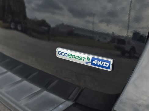 Used 2020 Ford Explorer XLT w/ Comfort Package image 8