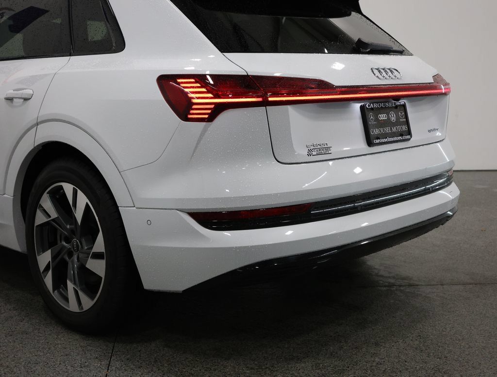 Used 2021 Audi e-tron Premium w/ Convenience Plus Package AWD/4WD image 10