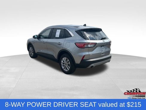 Used 2022 Ford Escape SE image 3