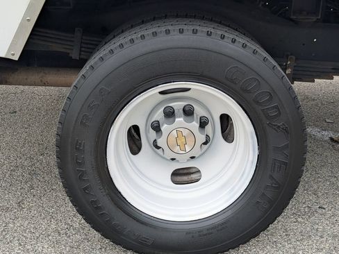 Used 2024 Chevrolet Express 3500 w/ Power Convenience Package RWD image 28