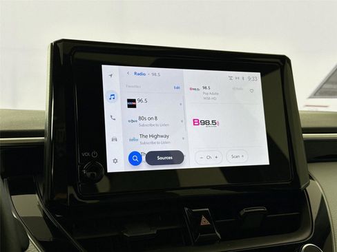 Certified 2024 Toyota Corolla SE w/ SE Premium Package image 23