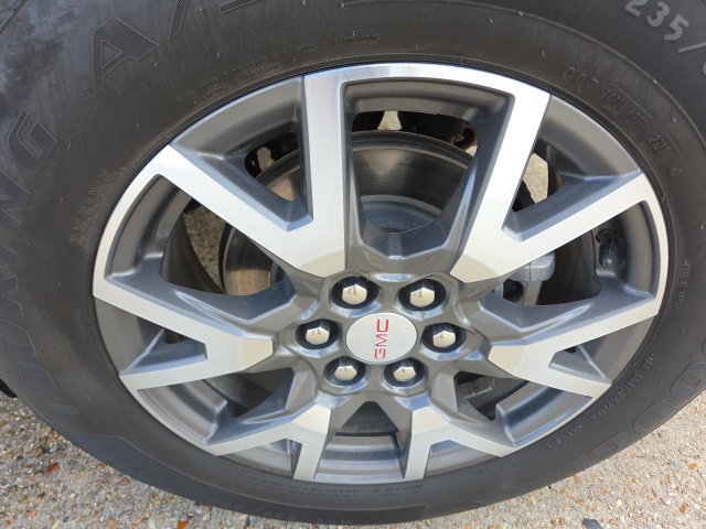 Used 2023 GMC Acadia SLE FWD image 13