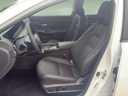 New 2026 Nissan Sentra SR FWD image 11