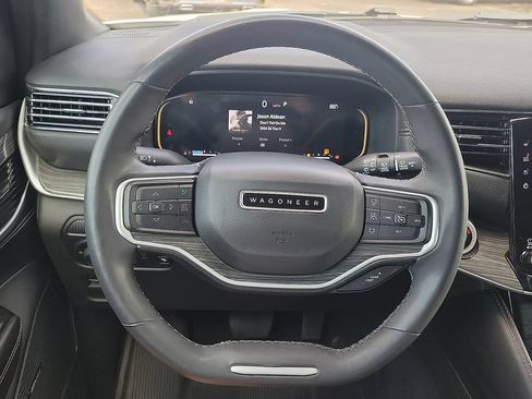 Used 2022 Jeep Wagoneer Series II AWD/4WD image 19