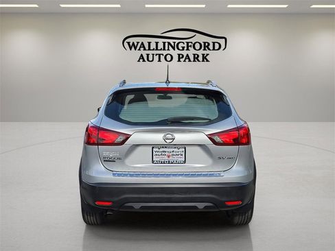 Used 2018 Nissan Rogue Sport SV w/ SV Technology Package image 5