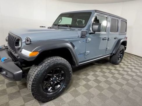 Used 2024 Jeep Wrangler Unlimited AWD/4WD image 10