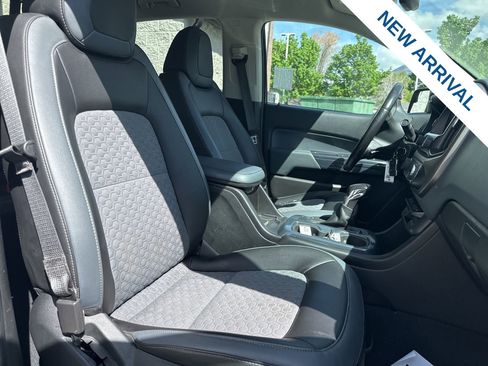 Used 2022 Chevrolet Colorado Z71 AWD/4WD image 9