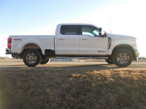 Used 2024 Ford F250 Lariat AWD/4WD image 6