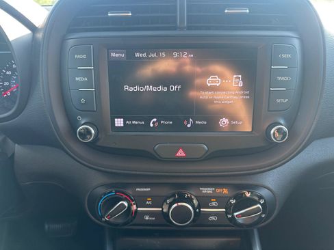 Used 2022 Kia Soul LX w/ Technology Package FWD image 8