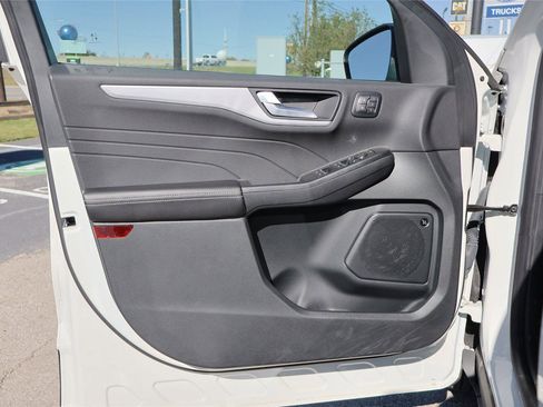 New 2025 Ford Escape SE w/ PHEV Premium Package image 10