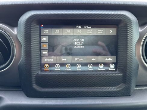 Used 2023 Jeep Wrangler Sport S image 19