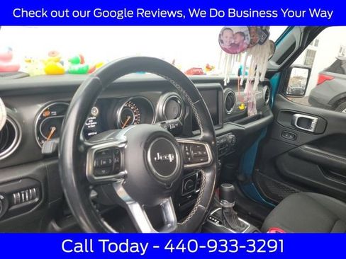 Used 2020 Jeep Wrangler Unlimited Sahara image 14