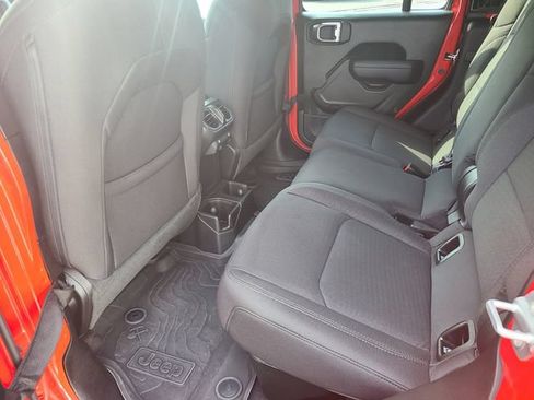 Used 2023 Jeep Gladiator Sport AWD/4WD image 19