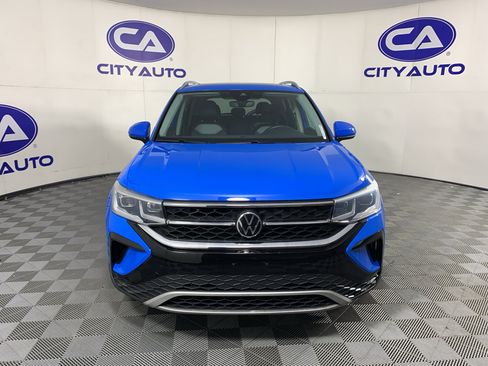 Used 2022 Volkswagen Taos SEL w/ Panoramic Sunroof Package FWD image 9