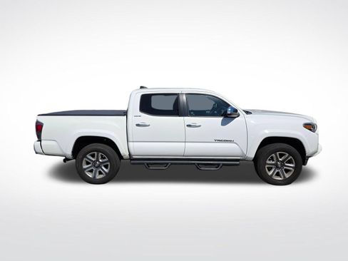 Used 2019 Toyota Tacoma Limited AWD/4WD image 4