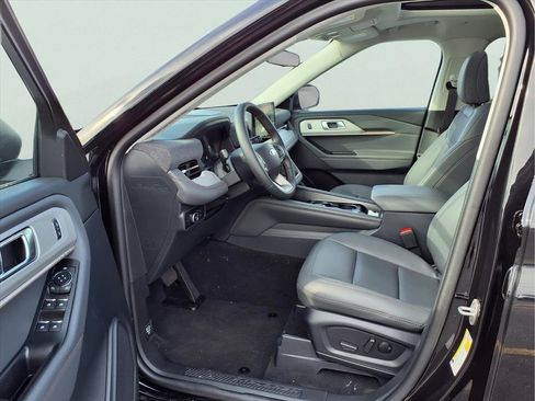 New 2026 Ford Explorer Active w/ Active Comfort Package image 18