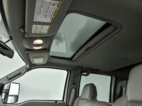 Used 2010 Ford F250 Lariat image 20