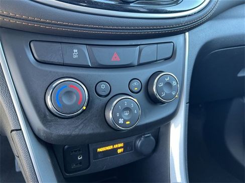 Certified 2022 Chevrolet Trax LT w/ Driver Confidence Package image 16