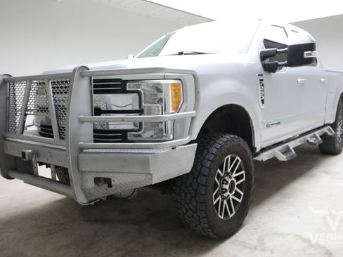 Used 2017 Ford F250 Lariat w/ Lariat Ultimate Package AWD/4WD image 1