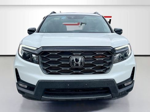 Used 2023 Honda Passport TrailSport image 2