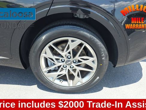Used 2025 Genesis GV70 2.5T AWD/4WD image 11