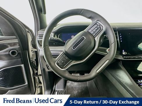 Used 2022 Jeep Wagoneer Series III w/ Premium Group I AWD/4WD image 16