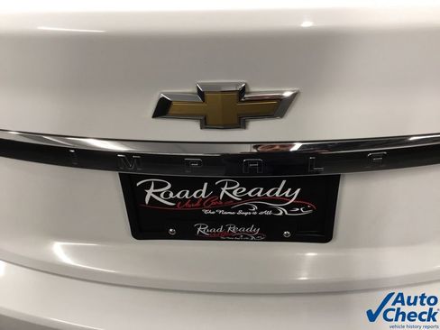 Used 2016 Chevrolet Impala LT w/ Convenience Package image 13