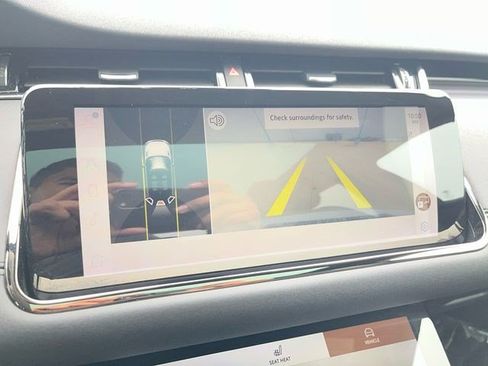 Certified 2023 Land Rover Range Rover Evoque R-Dynamic SE AWD/4WD image 21