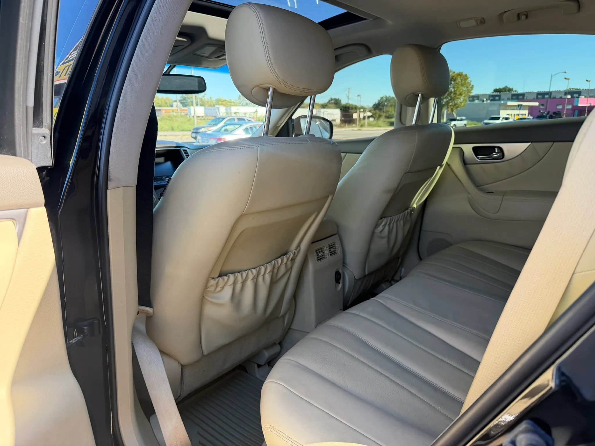Used 2015 INFINITI QX70 2WD w/ Premium Package image 13