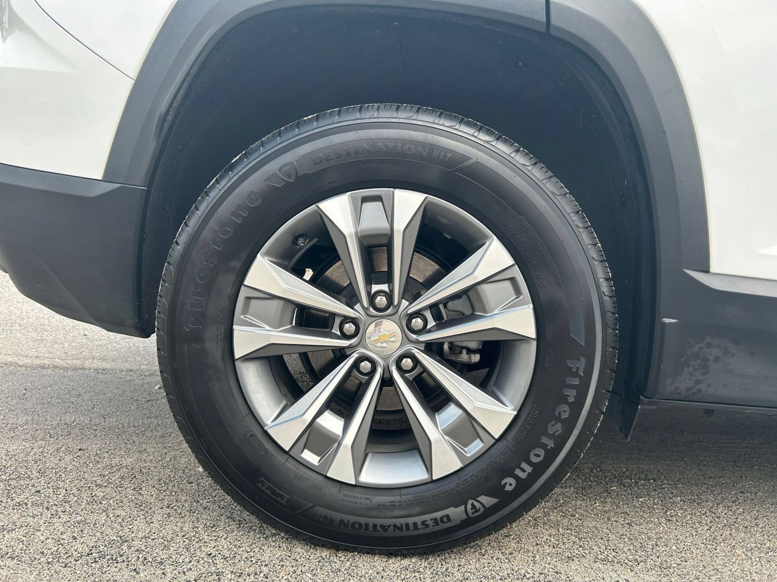 Used 2025 Chevrolet Equinox LT FWD image 24