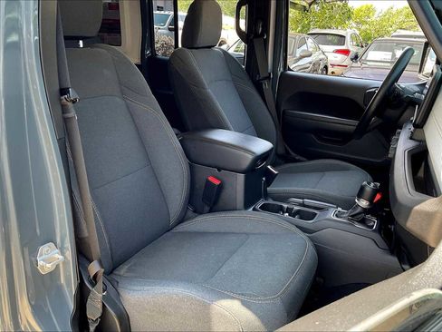 Used 2024 Jeep Wrangler Sport image 13