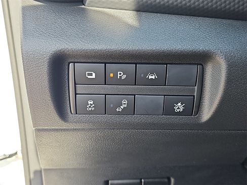 Used 2025 Nissan Kicks Play S image 25