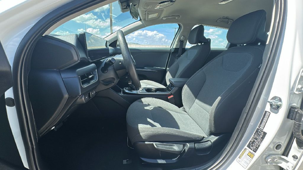 Used 2025 Kia K4 FWD image 4