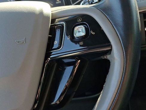 Used 2021 Lincoln Corsair FWD w/ Premium Package image 23