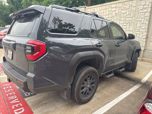 Used 2025 Toyota 4Runner SR5 RWD image 10