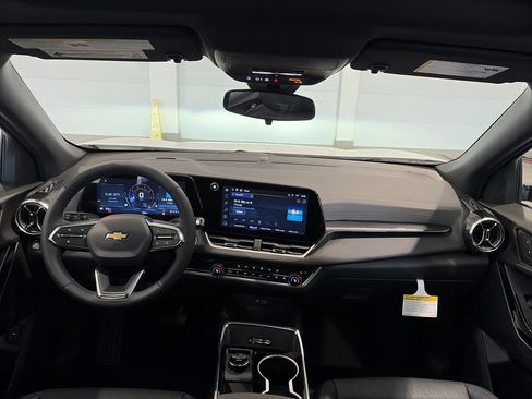 New 2026 Chevrolet Equinox LT w/ Convenience Package II image 14