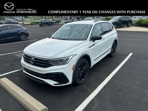 Used 2022 Volkswagen Tiguan SE R-Line FWD image 1
