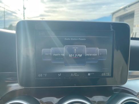 Used 2015 Mercedes-Benz C 300 4MATIC Sedan image 39