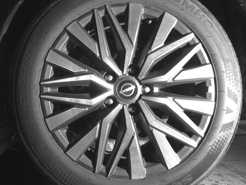 Used 2025 Nissan Altima 2.5 SV image 14